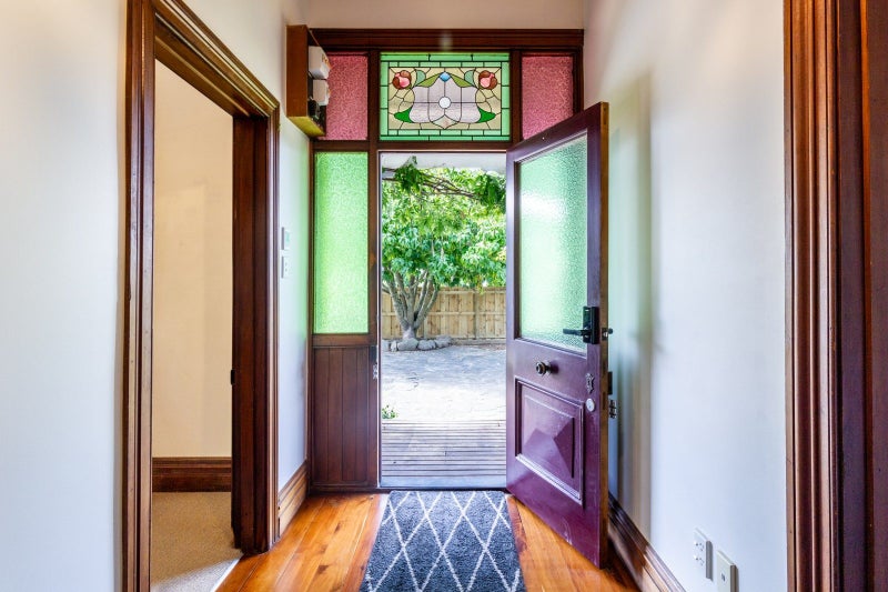 205 Grove Road, Mayfair, Hastings - Carousel 2