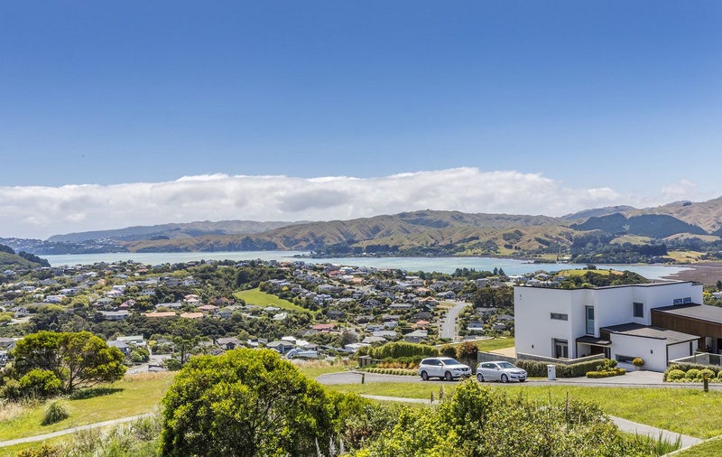 115 Endeavour Drive, Whitby, Porirua - Carousel 1