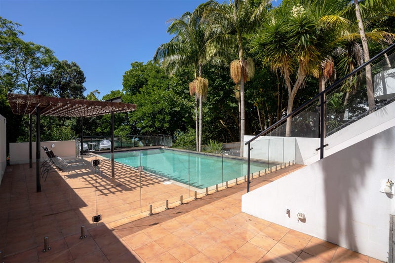 1 Marine Parade, Herne Bay, Auckland - Carousel 2