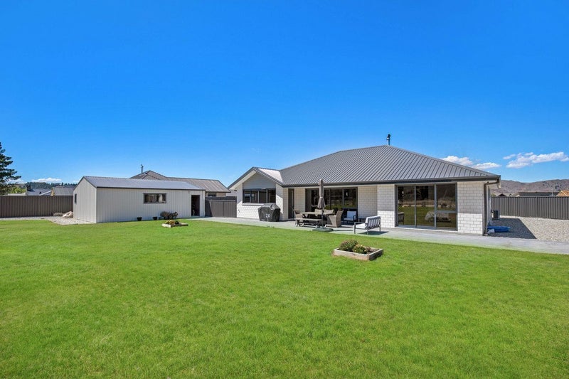 45 Larch Crescent, Alexandra, Alexandra - Carousel 1