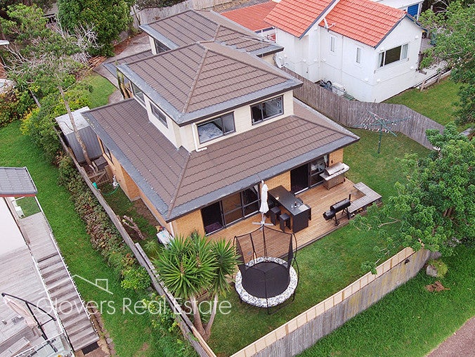 18B Vardon Road, Green Bay, Auckland - Carousel 2