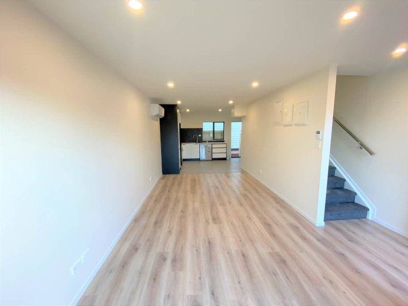 4/10 Rimu Street, New Lynn, Auckland - Carousel 2