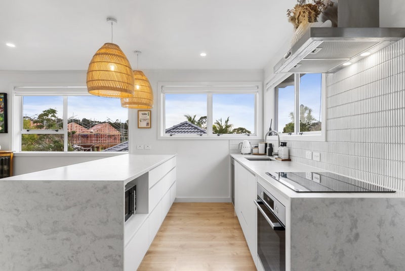 43 Taipari Road, Te Atatu Peninsula, Auckland - Carousel 2