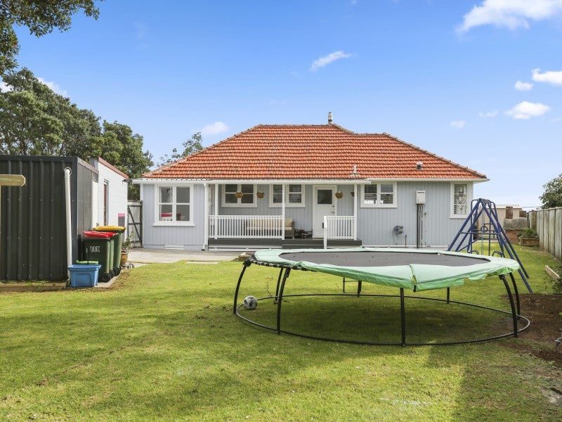 115 Glenpark Avenue, Frankleigh Park, New Plymouth - Carousel 16