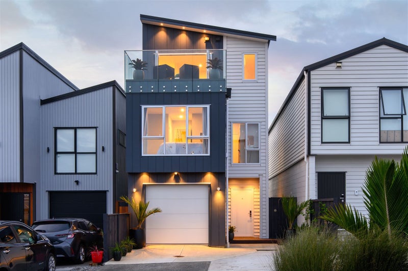 35 Matakohe Road, Westgate, Auckland - Carousel 1