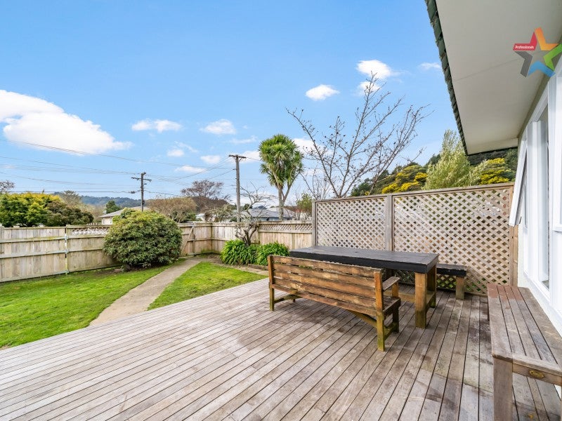5 Faulke Avenue, Wainuiomata, Lower Hutt - Carousel 2