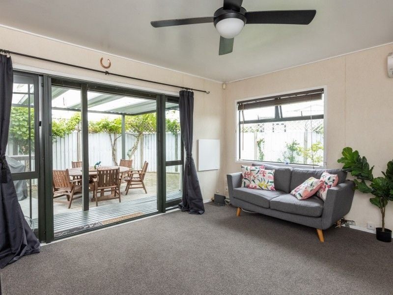 1/42 Townshend Crescent, GREENMEADOWS, NAPIER - Carousel 2
