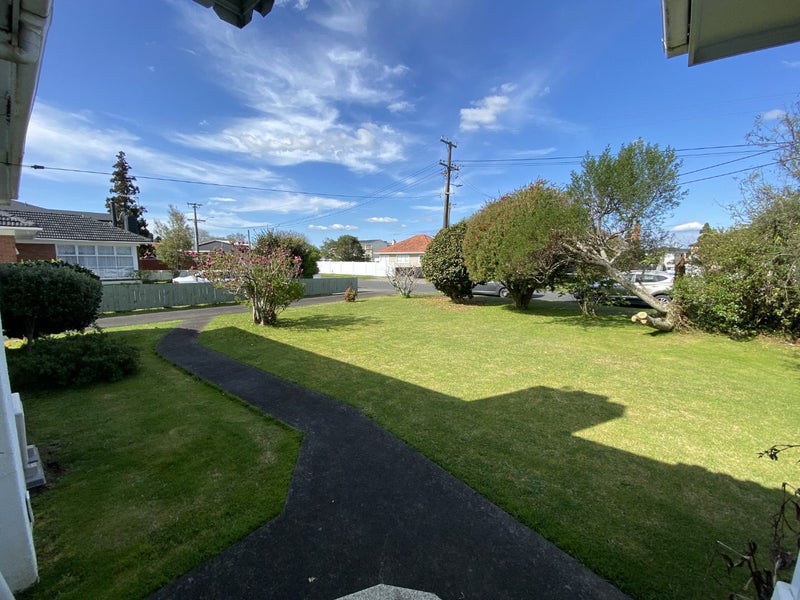 16 Nicholson Avenue, Papatoetoe, Auckland - Carousel 2