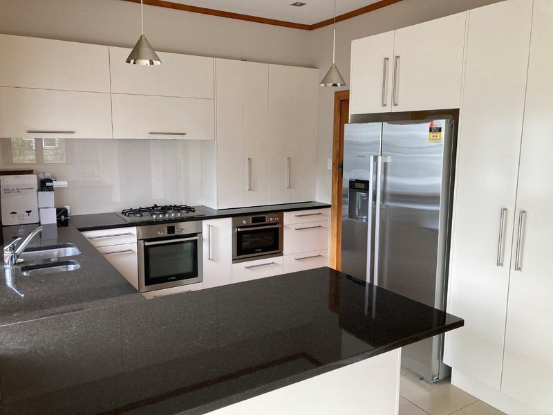 41 Farm Road, Northland, Wellington - Carousel 2