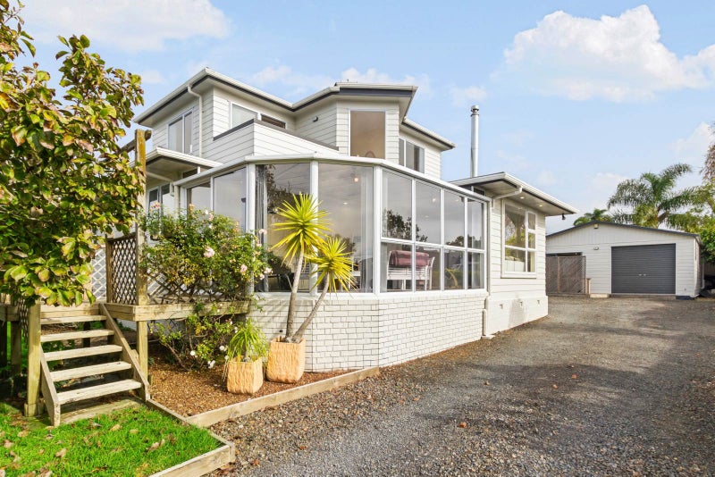 9 Neil Avenue, Te Atatu Peninsula, Auckland - Carousel 2