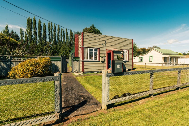 32 Pitt Street, Raetihi - Carousel 1