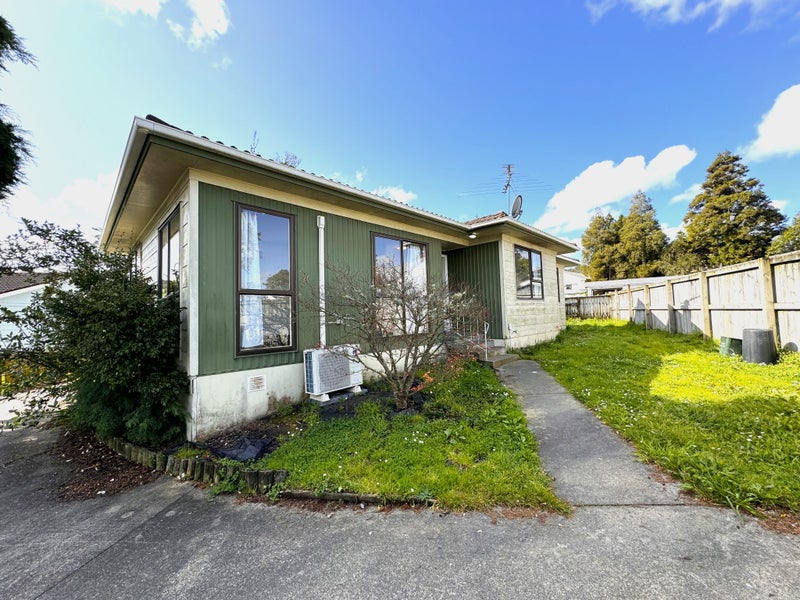 20 Camphora Place, Ranui, Auckland - Carousel 16