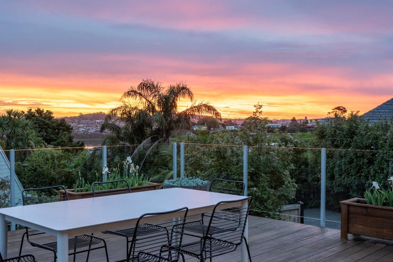 5 Colenso Place, Mission Bay, Auckland - Carousel 2