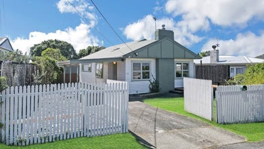 229 Sturges Road, Henderson, Auckland - Carousel 1