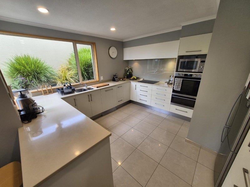 7 Rosthwaite Place, Westmorland, Christchurch - Carousel 2