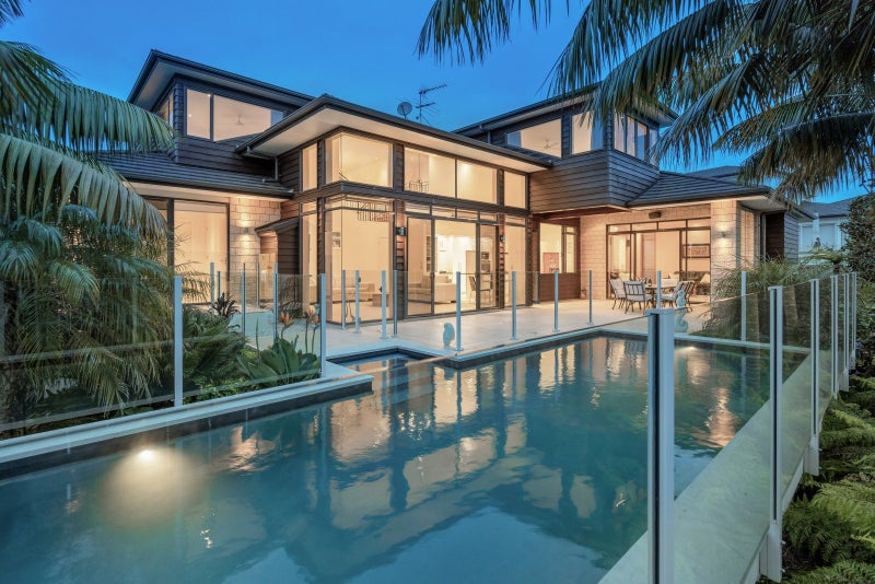 39 Armstrong Farm Drive, East Tamaki Heights, Auckland - Carousel 1