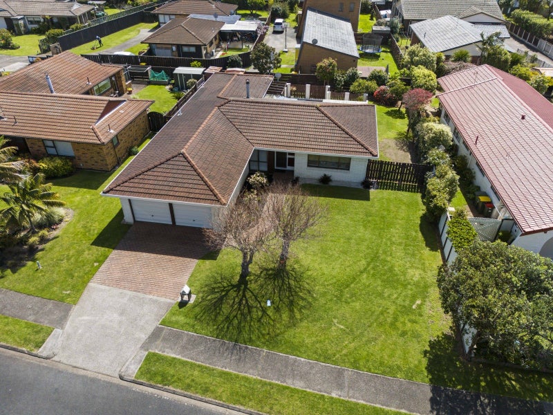 34 Vivian Wilson Drive, Eastern Beach, Auckland - Carousel 2