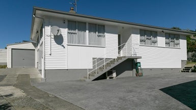29 Mahinawa Street, Takapuwahia, Porirua - Carousel 1