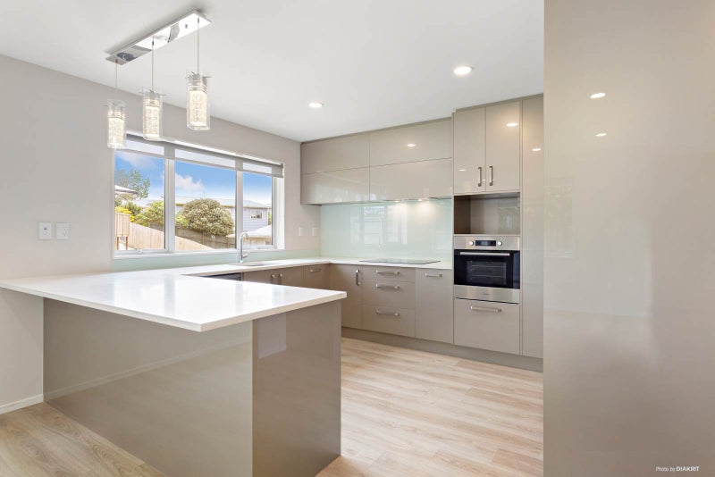 5A Taurus Crescent, Beach Haven, Auckland - Carousel 2