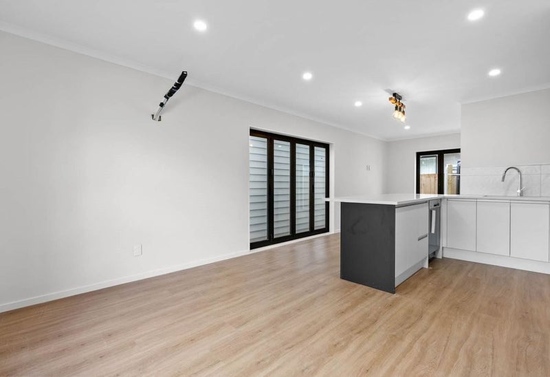 14C Daniel Avenue, Mangere East, Auckland - Carousel 2