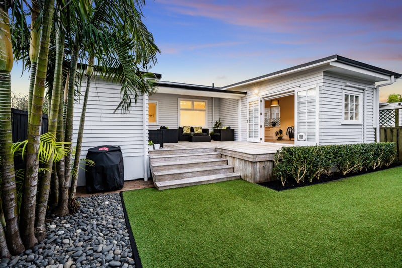 33 Amaru Road, One Tree Hill, Auckland - Carousel 1