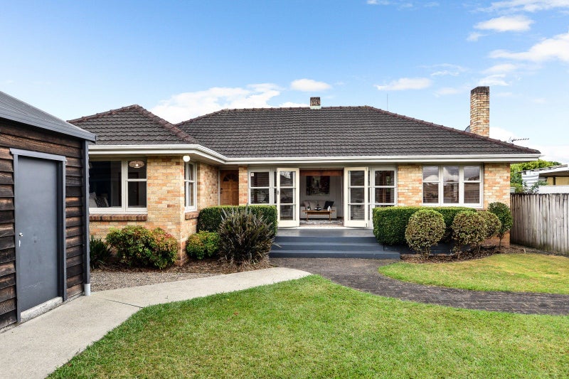 53 Braid Road, St Andrews, Hamilton - Carousel 2