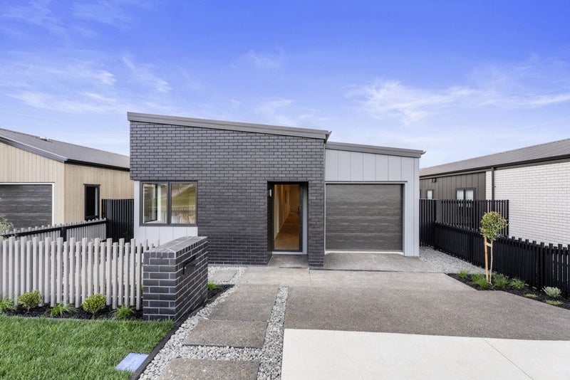 11 Anurangi Rise, Peacocke, Hamilton - Carousel 1