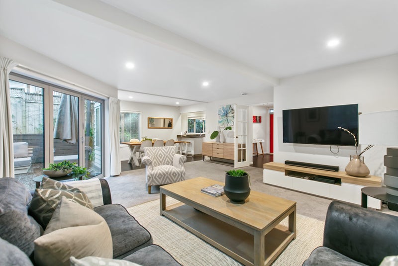 2/41 Rawhitiroa Road, Kohimarama, Auckland - Carousel 2
