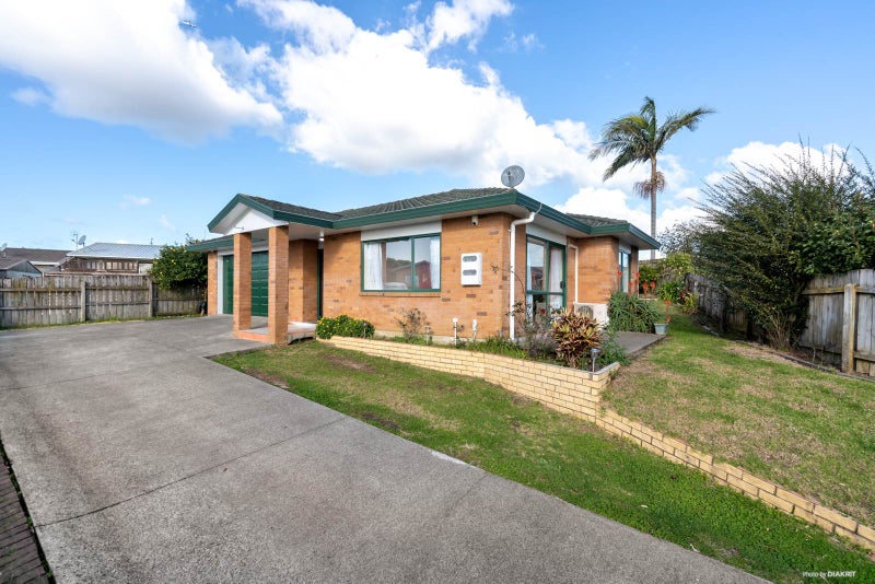 84 Pitt Avenue, Clendon Park, Auckland - Carousel 1
