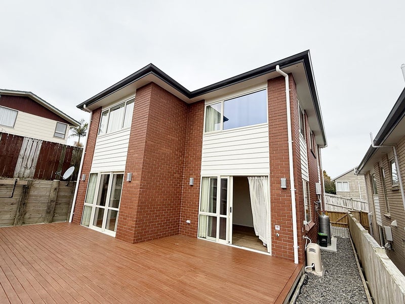 7 Marco Place, Highland Park, Auckland - Carousel 1