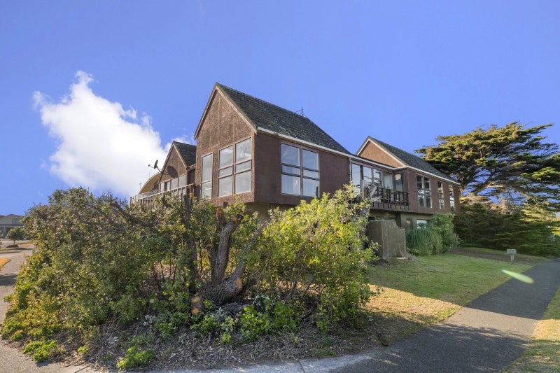 3 Ara Kuaka, Waikanae Beach, Waikanae - Carousel 1