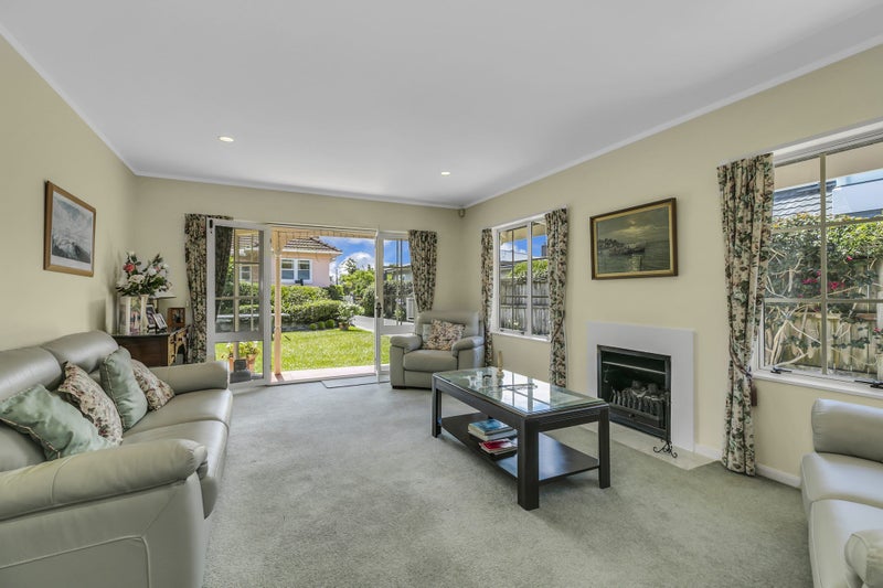 37 Oliver Street, Point Chevalier, Auckland - Carousel 2