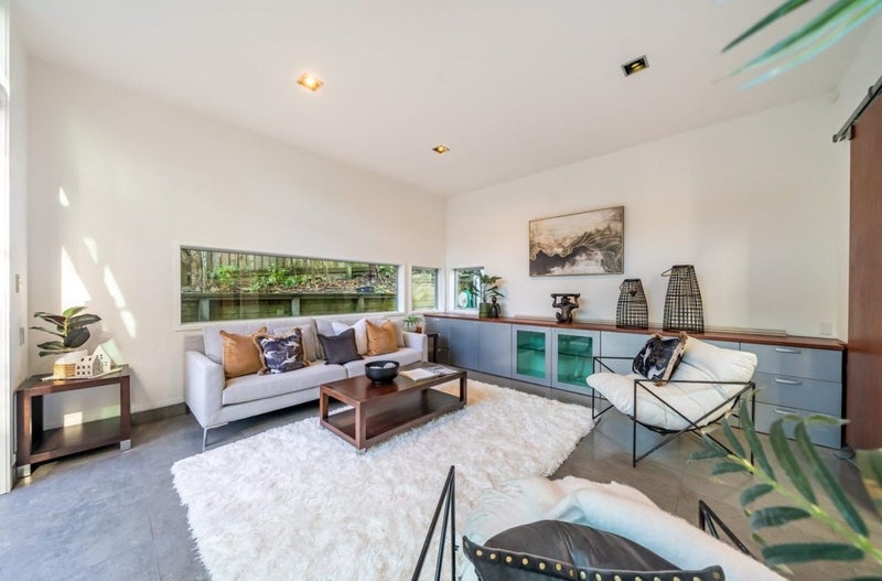 47 Korokoro Road, Korokoro, Lower Hutt - Carousel 2