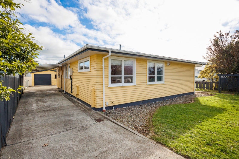 2 Oban Place, Awapuni, Palmerston North - Carousel 1