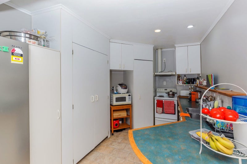 22 Madison Place, Forrest Hill, Auckland - Carousel 2