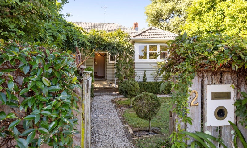 2 Onslow Street, Hamilton East, Hamilton - Carousel 1