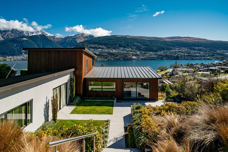 560 Peninsula Road, Kelvin Heights, Queenstown - Carousel 25