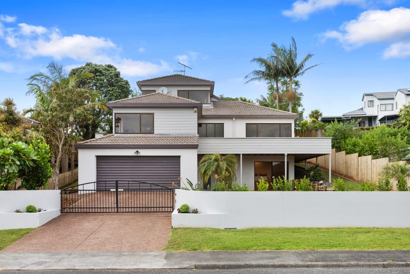 15 Petrel Place, Massey, Auckland - Carousel 1