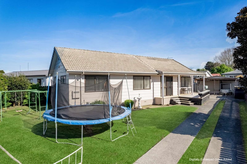 10 Kentucky Crescent, Nawton, Hamilton - Carousel 1