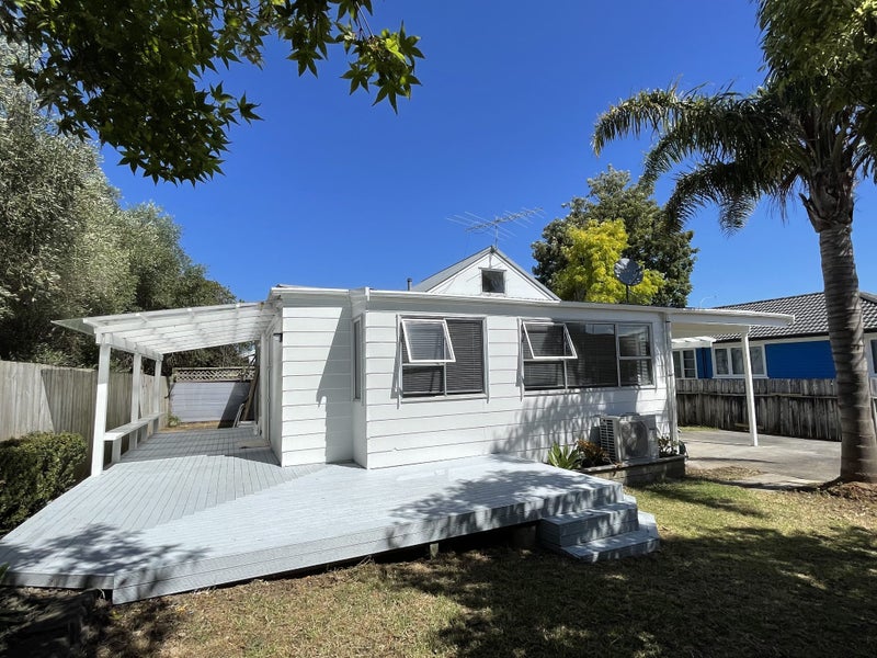 2/25 Taharoto Road, Takapuna, Auckland - Carousel 1