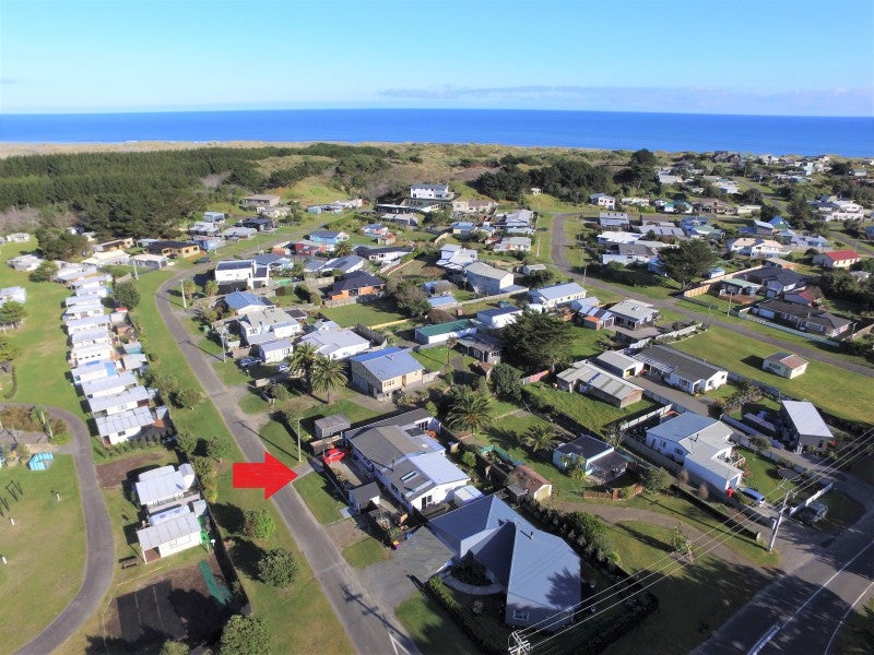 1 Barber Street, Foxton Beach, Foxton - Carousel 1