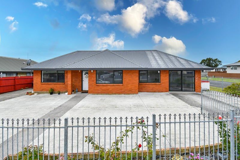 10 Tua Place, Favona, Auckland - Carousel 1