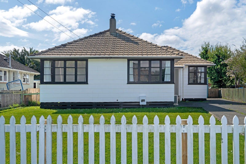 3 Glasgow Crescent, Kaiti, Gisborne - Carousel 2