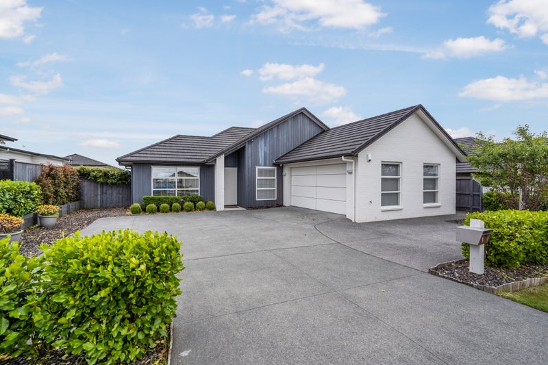 11 Gelderland Way, Karaka, Papakura - Carousel 1