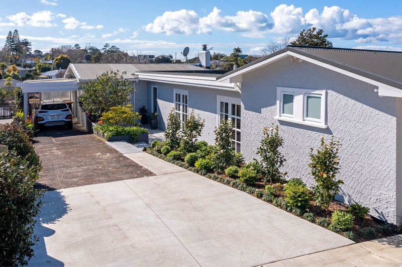 90 Uxbridge Road, Cockle Bay, Auckland - Carousel 1