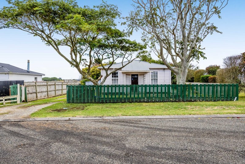 604 Haowhenua Place, Hawera - Carousel 1