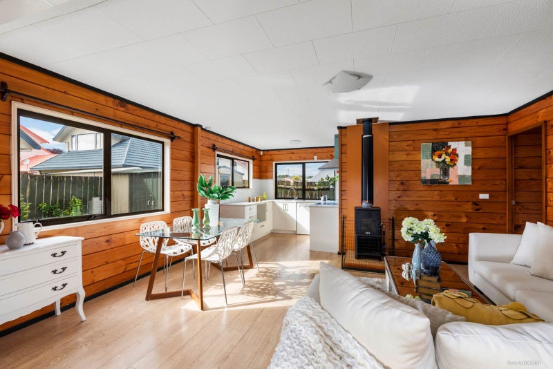 8A Rogan Street, Mount Roskill, Auckland - Carousel 2