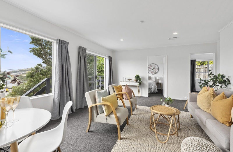 2/236 Helston Road, Paparangi, Wellington - Carousel 2