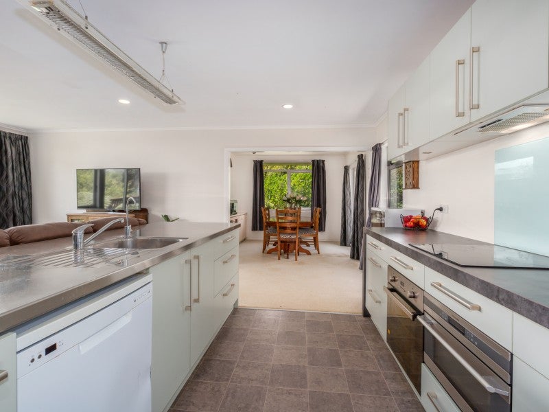 2 Donlin Road, Pukerua Bay, Porirua - Carousel 1