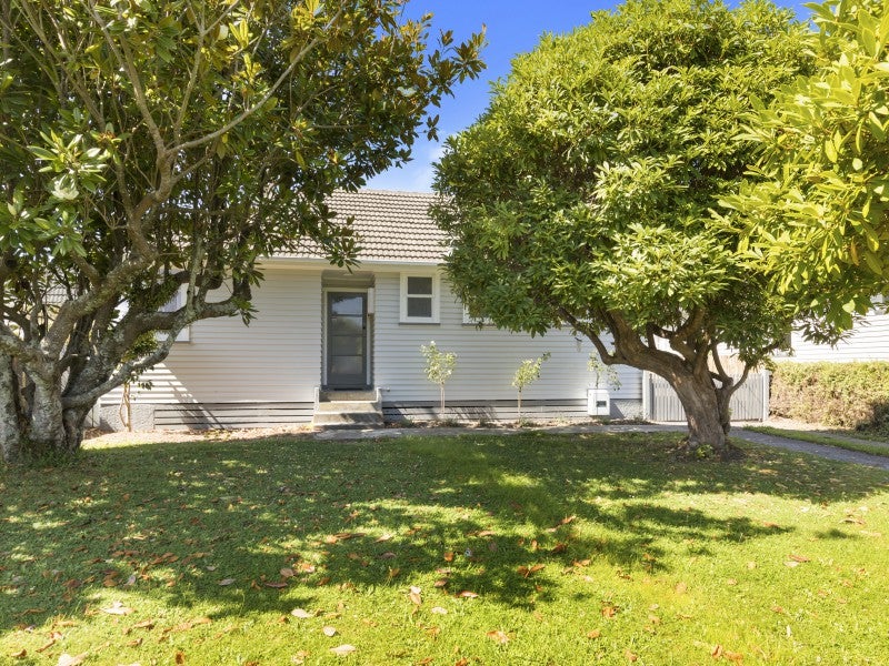 7 Kowhai Street, Naenae, Lower Hutt - Carousel 1